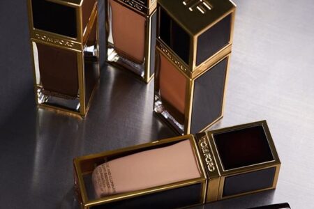 TOM FORD SHADE AND ILLUMINATE SOFT RADIANCE FOUNDATION SPF 50 EXCLUSIVE TO NORDSTROM 1 450x300 - TOM FORD SHADE AND ILLUMINATE SOFT RADIANCE FOUNDATION SPF 50 EXCLUSIVE TO NORDSTROM