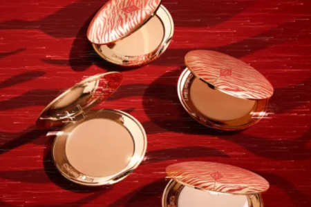 1 45 450x300 - Charlotte Tilbury Lunar New Year Airbrush Flawless Finish Setting Powder