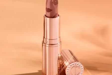 1 14 450x300 - Charlotte Tilbury K.I.S.S.I.N.G Lipstick Island Dream 2022